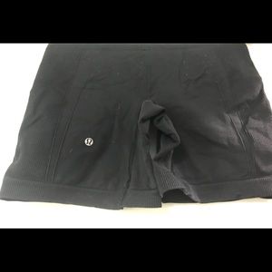 Size 4 Lululemon compression shorts